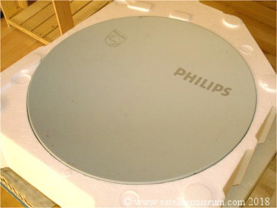Boxed Philips 35cm BSB satellite dish