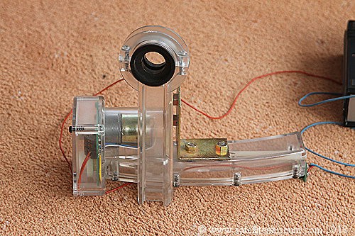 Zeta motorised LNB arm